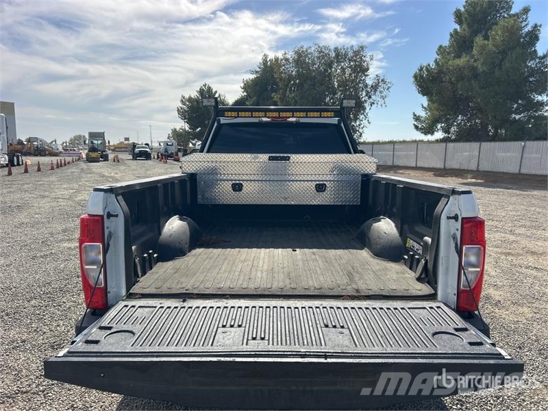 Ford F-250 XL 4x2 Extended Cab Pickup 其他