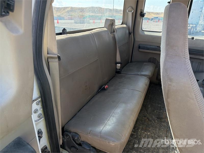 Ford F-250 XL 4x2 Extended Cab Pickup Прочие фургоны