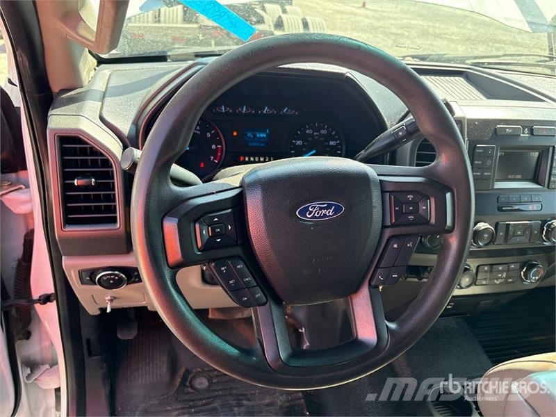 Ford F-250 XL 4x2 Extended Cab Pickup Ostalo