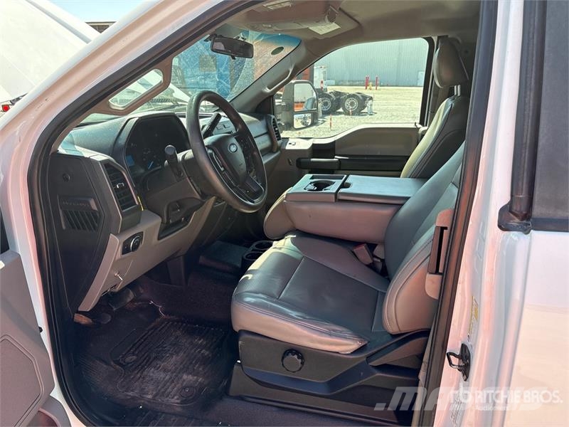 Ford F-250 XL 4x2 Extended Cab Pickup Ostalo