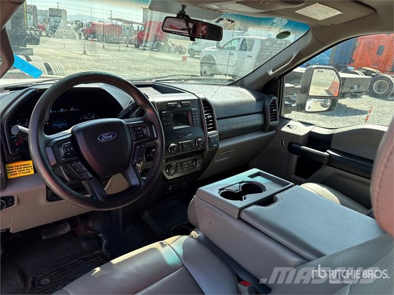Ford F-250 XL 4x2 Extended Cab Pickup Ostalo