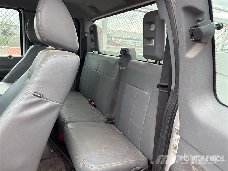 Ford F-250 XL 4x2 Extended Cab Utility Truck Пикапи