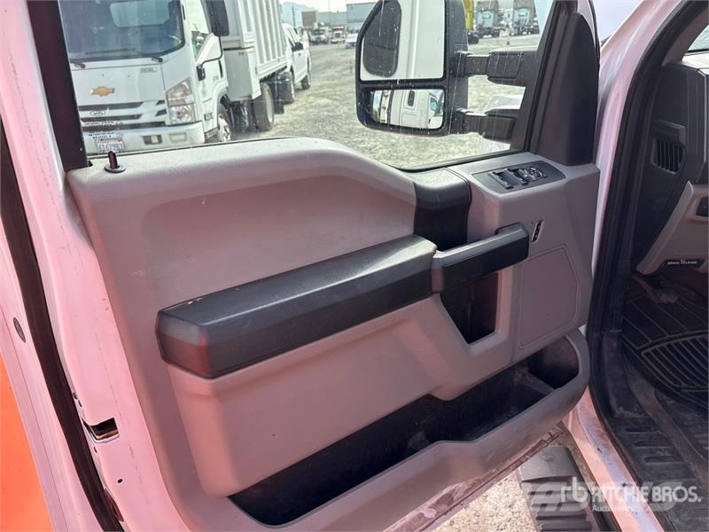 Ford F-250 XL 4x2 Extended Cab Pickup Ostalo