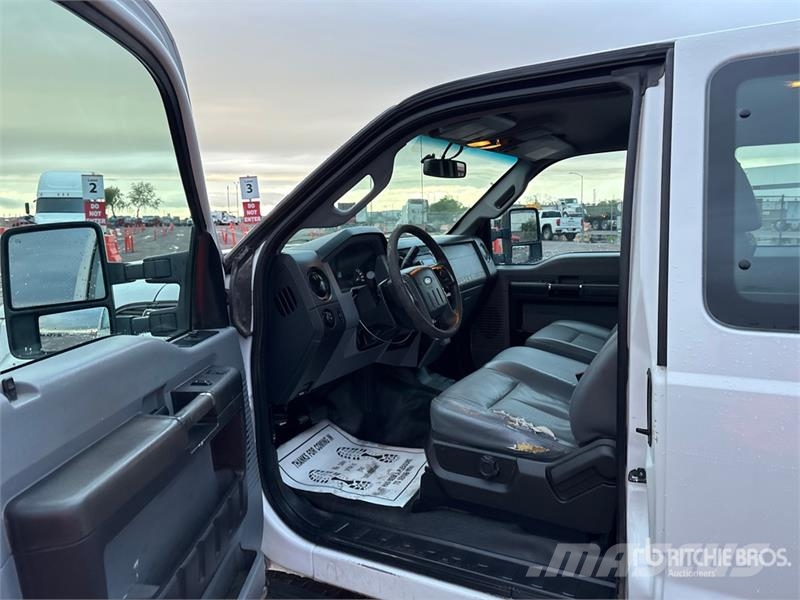 Ford F-250 XL 4x2 Extended Cab Pickup Další