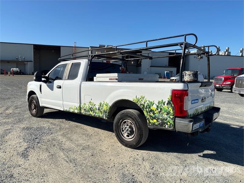 Ford F-250 XL 4x2 Extended Cab Pickup Citi