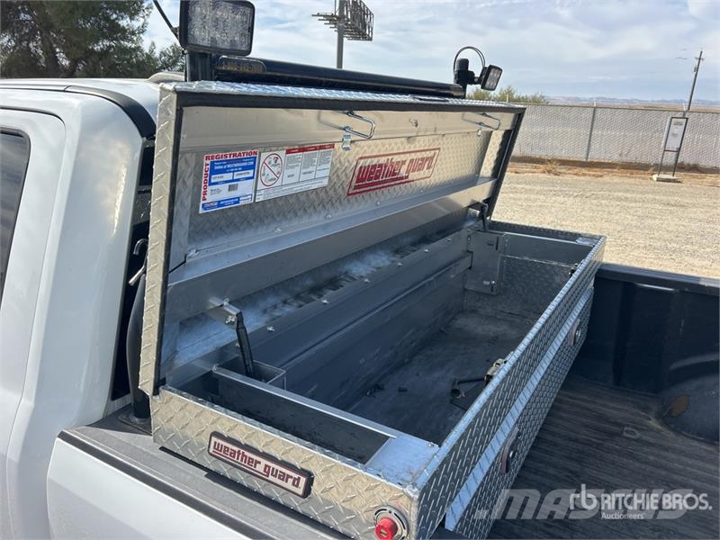 Ford F-250 XL 4x2 Extended Cab Pickup 其他