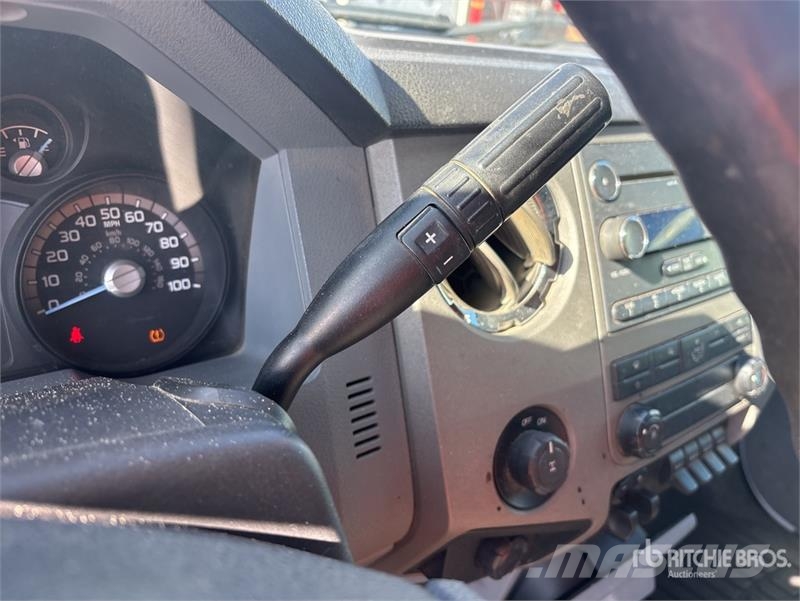 Ford F-250 XL 4x2 Extended Cab Pickup Ostalo