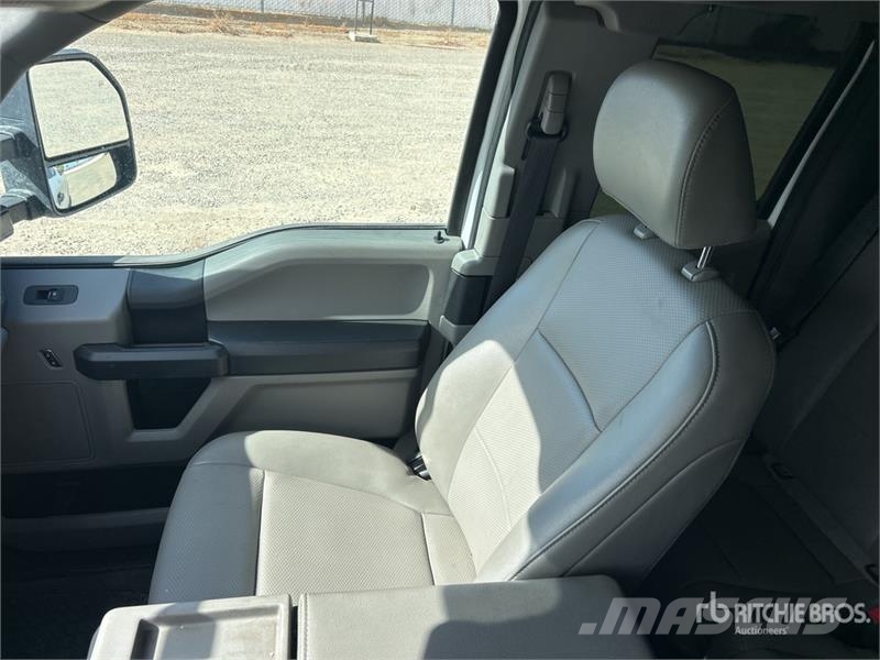 Ford F-250 XL 4x2 Extended Cab Pickup 其他