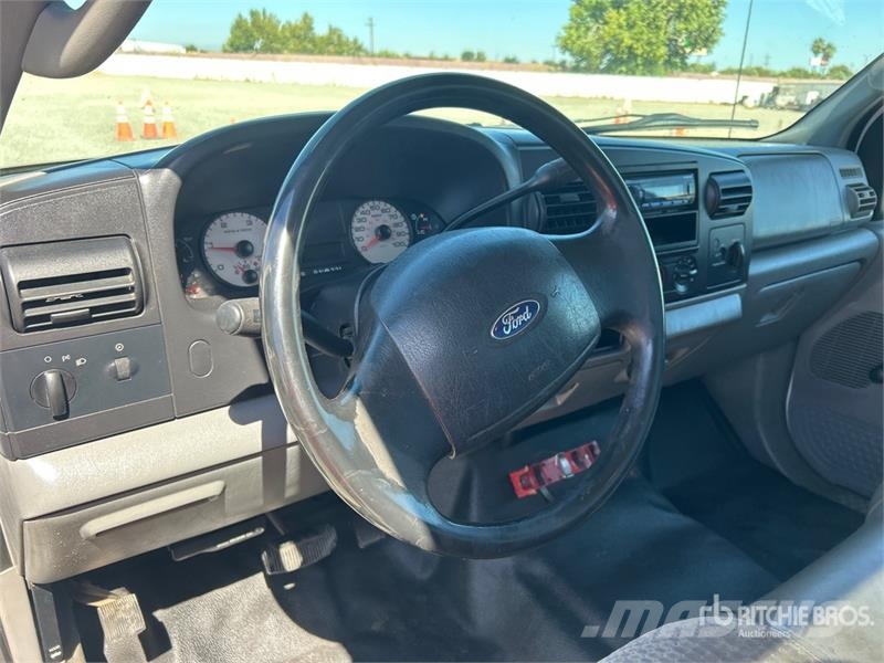 Ford F-250 XL 4x2 Pickup 其他