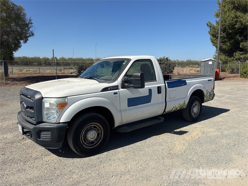 Ford F-250 XL 4x2 Pickup Other