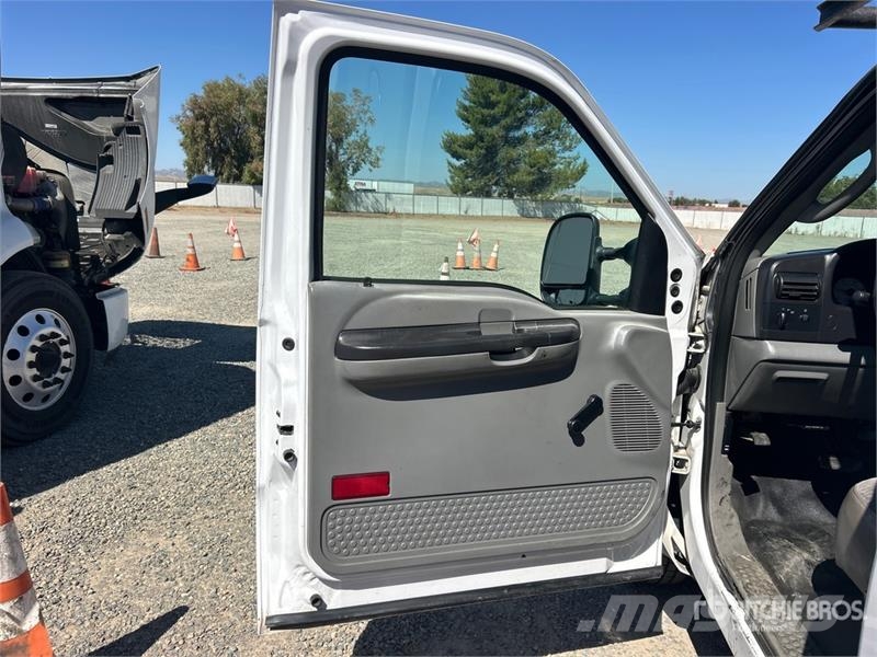 Ford F-250 XL 4x2 Pickup 其他