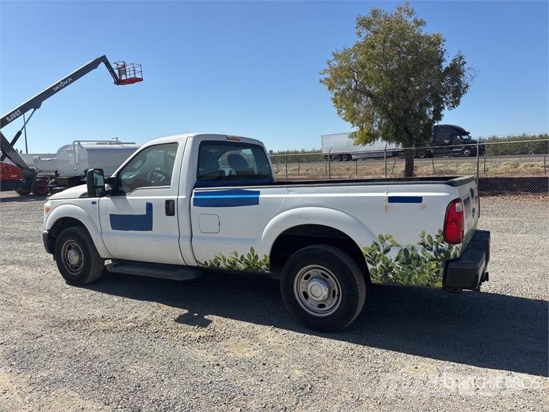 Ford F-250 XL 4x2 Pickup Other