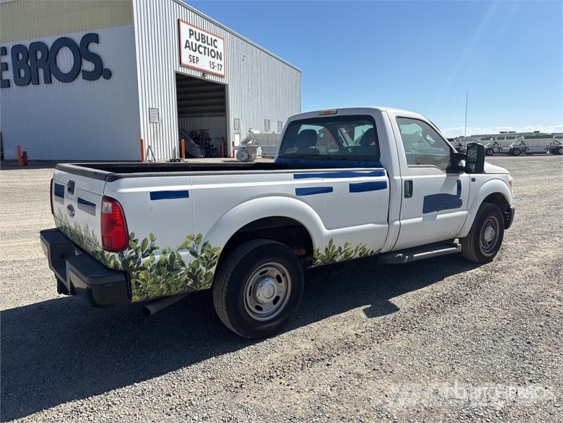 Ford F-250 XL 4x2 Pickup Other