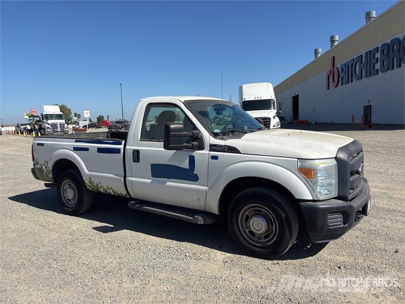 Ford F-250 XL 4x2 Pickup Other