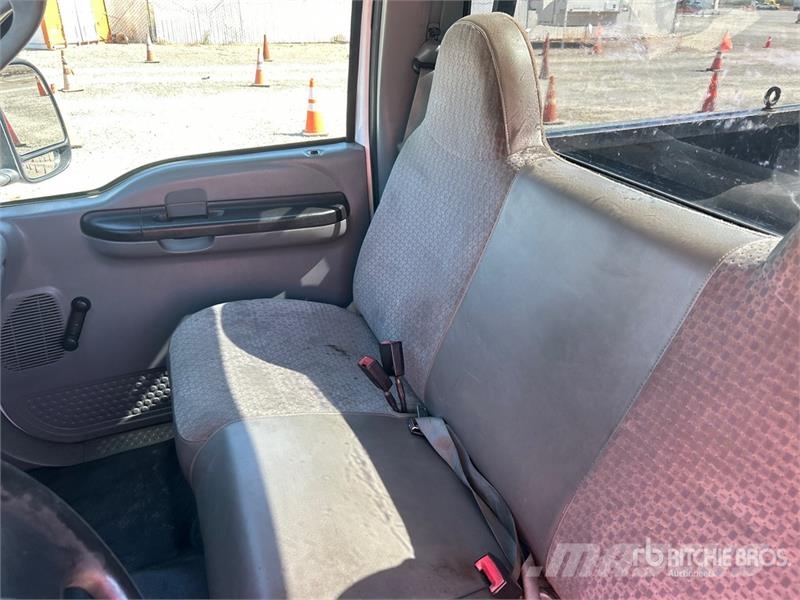 Ford F-250 XL 4x2 Pickup 其他