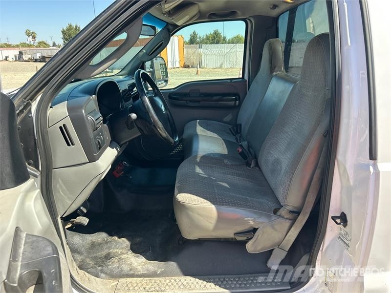 Ford F-250 XL 4x2 Pickup 其他