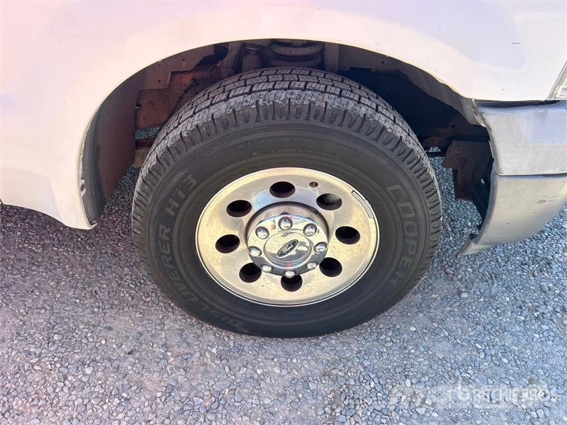 Ford F-250 XL 4x2 Pickup 其他