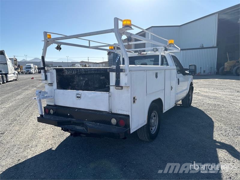 Ford F-250 XL 4x2 Utility Truck Pick up/Dropside