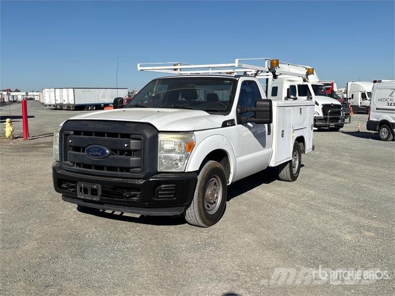 Ford F-250 XL 4x2 Utility Truck Pick up/Dropside