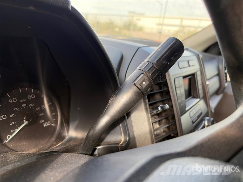 Ford F-250 XL 4x2 Utility Truck 픽업/드롭사이드