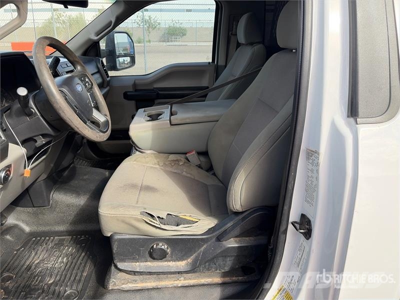 Ford F-250 XL 4x2 Utility Truck 픽업/드롭사이드