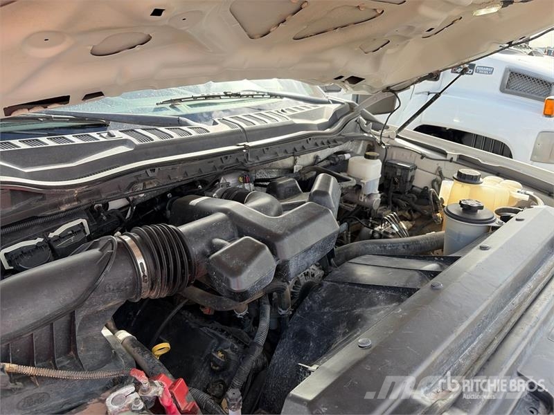 Ford F-250 XL 4x2 Utility Truck 픽업/드롭사이드