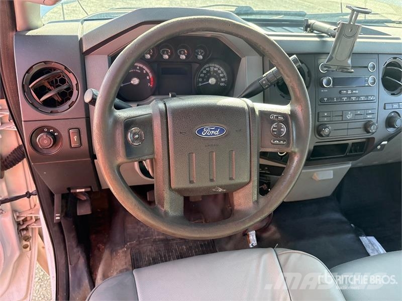 Ford F-250 XL 4x2 Utility Truck Pick up/Dropside