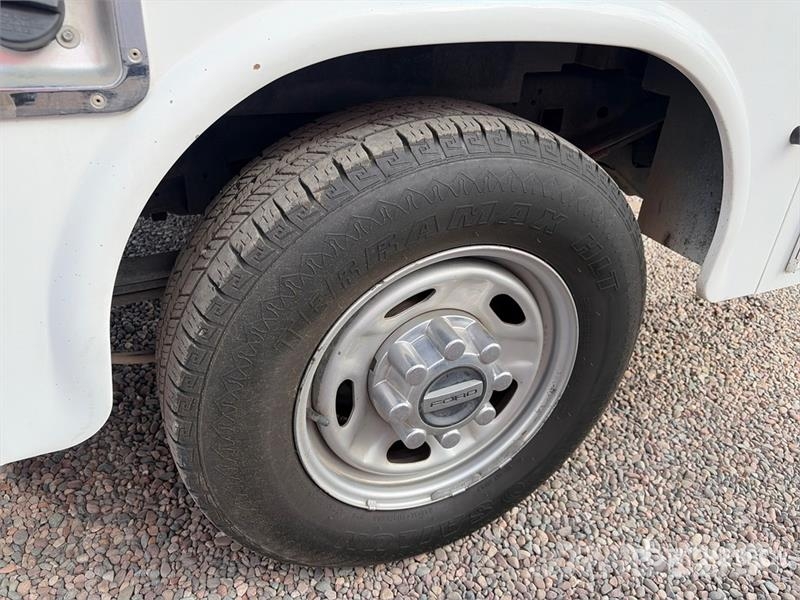 Ford F-250 XL 4x2 Utility Truck 픽업/드롭사이드
