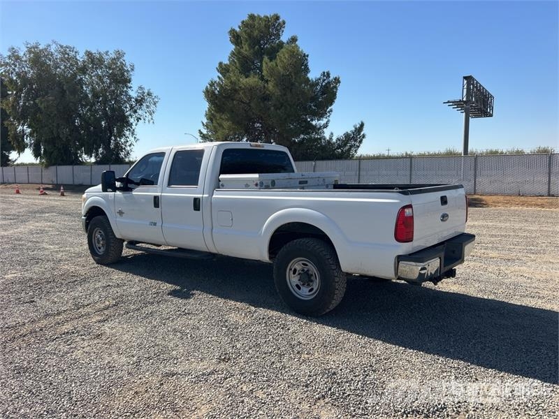 Ford F-250 XL 4x4 Crew Cab Pickup Other