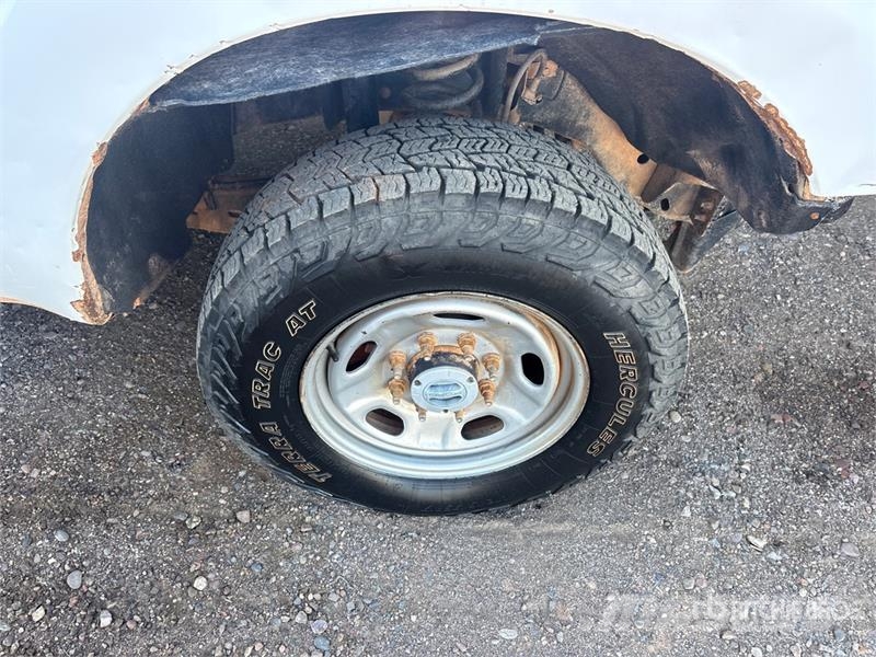 Ford F-250 XL 4x4 Crew Cab Utility Truck Pickup/Sideaflæsning