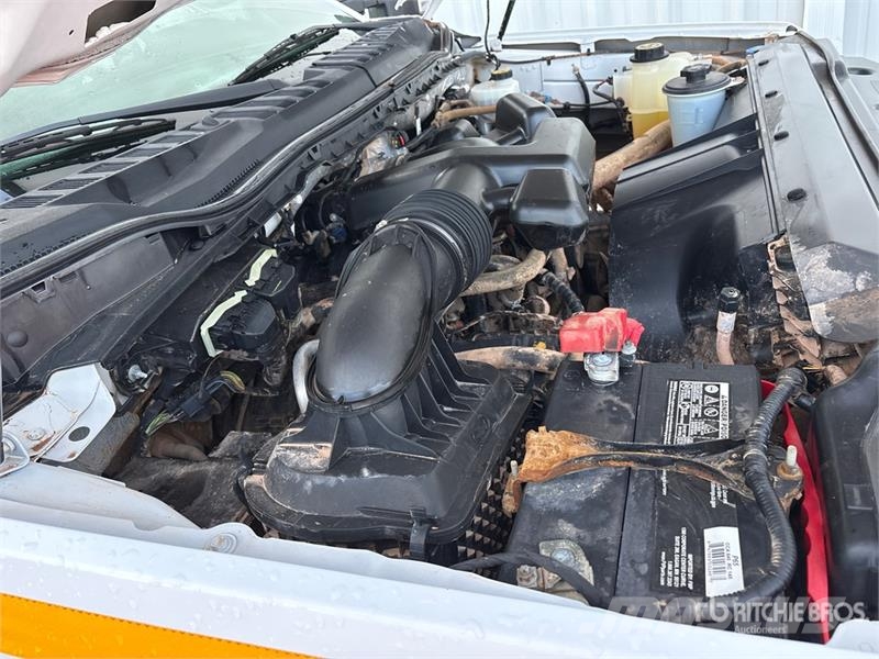 Ford F-250 XL 4x4 Crew Cab Pickup Otros