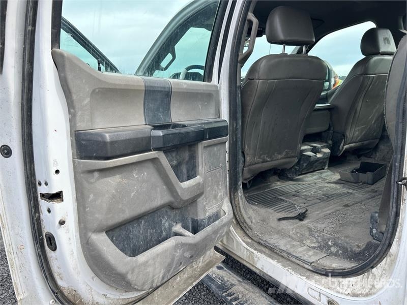 Ford F-250 XL 4x4 Crew Cab Pickup Citi