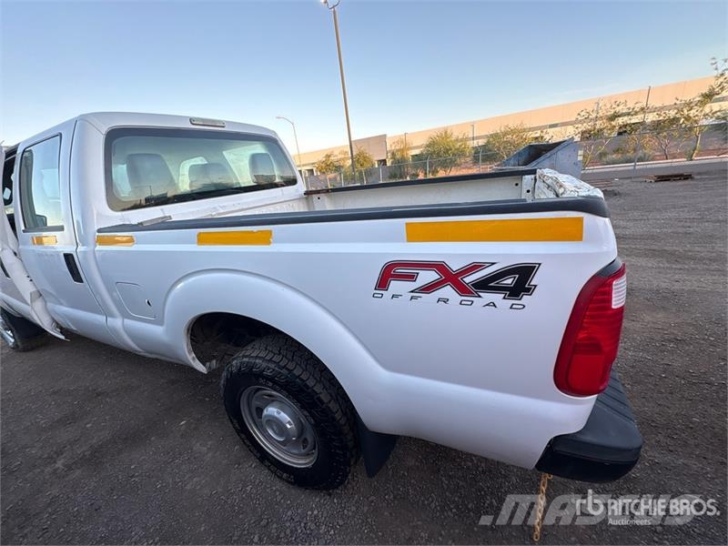 Ford F-250 XL 4x4 Crew Cab Pickup Citi