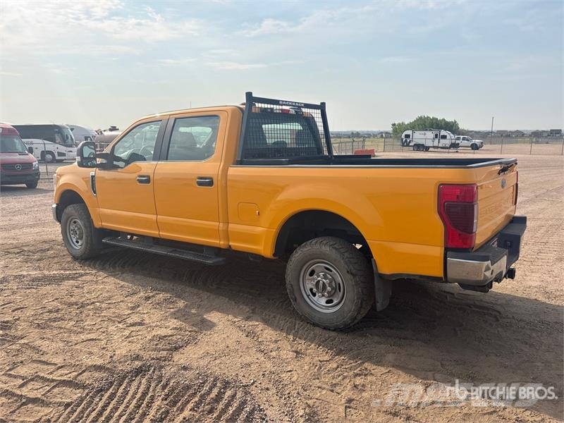 Ford F-250 XL 4x4 Crew Cab Pickup Citi