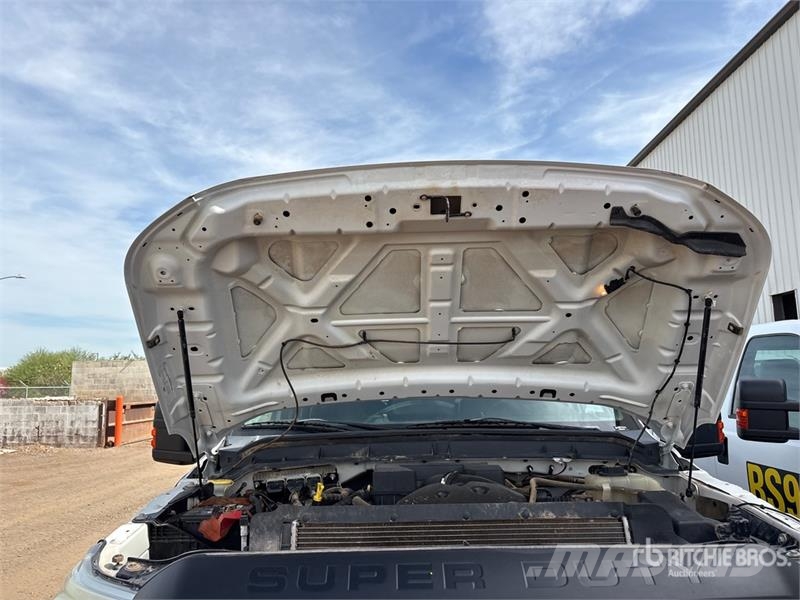 Ford F-250 XL 4x4 Crew Cab Pickup Anders