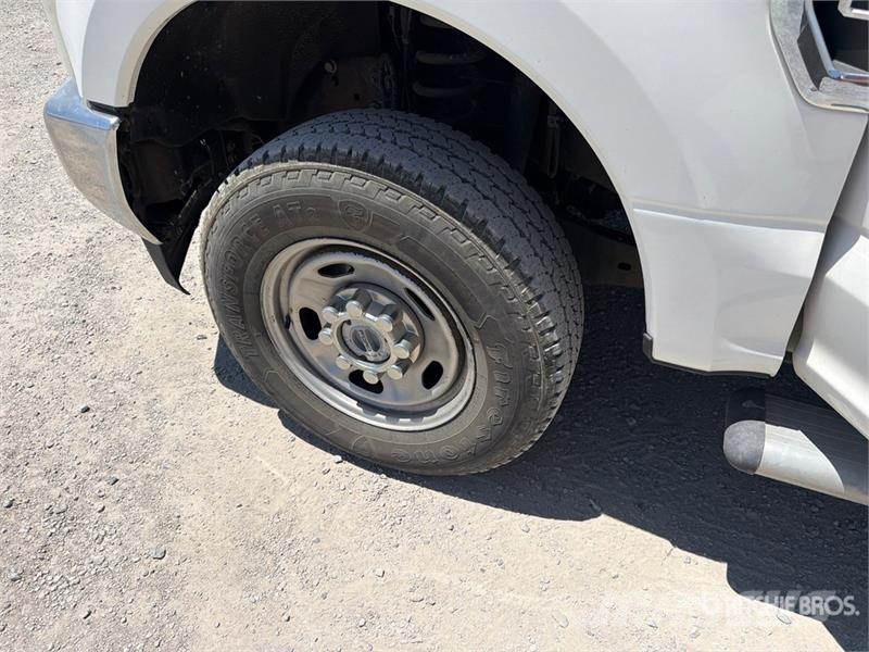 Ford F-250 XL 4x4 Crew Cab Pickup Άλλα Vans