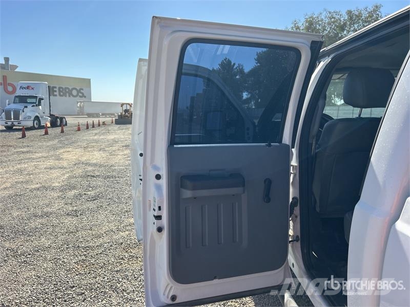 Ford F-250 XL 4x4 Crew Cab Pickup Other