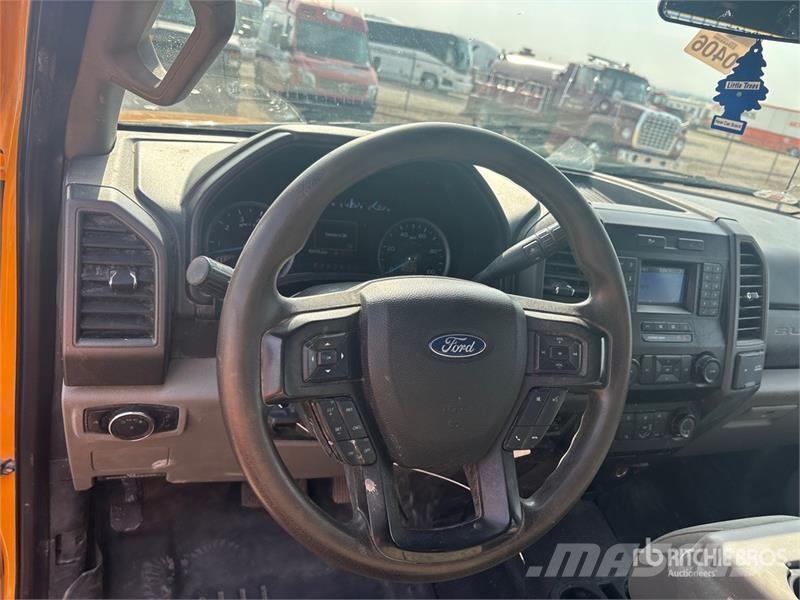 Ford F-250 XL 4x4 Crew Cab Pickup Citi