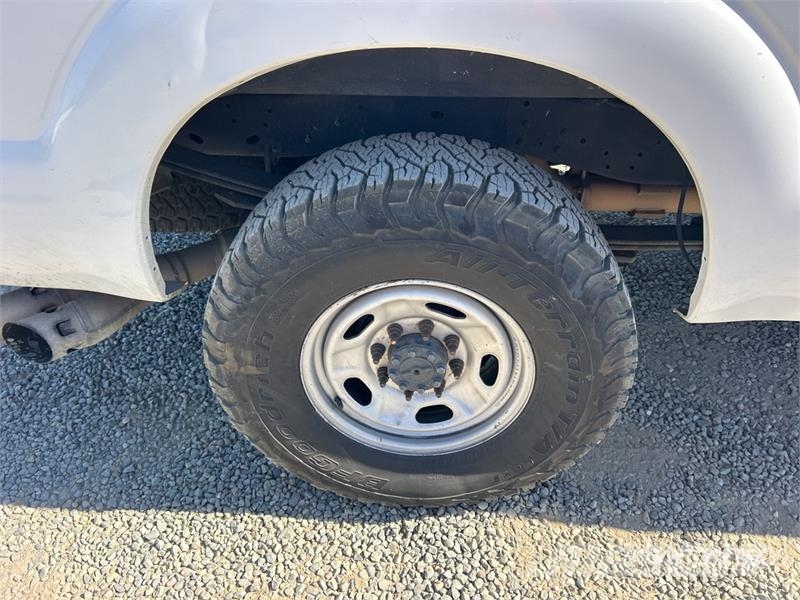 Ford F-250 XL 4x4 Crew Cab Pickup Other