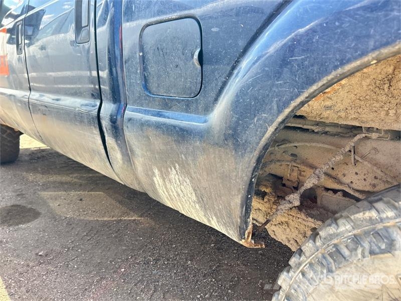 Ford F-250 XL 4x4 Crew Cab Pickup Other
