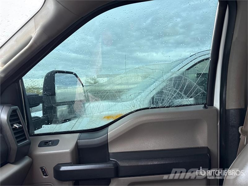 Ford F-250 XL 4x4 Crew Cab Pickup 기타