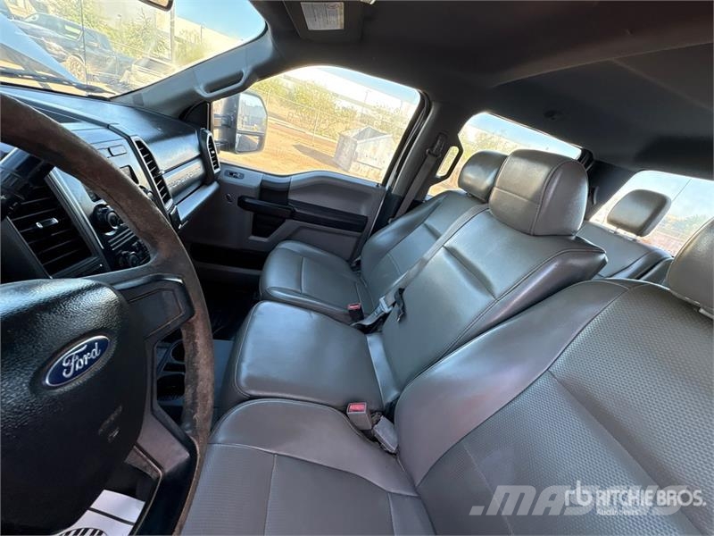 Ford F-250 XL 4x4 Crew Cab Pickup Citi