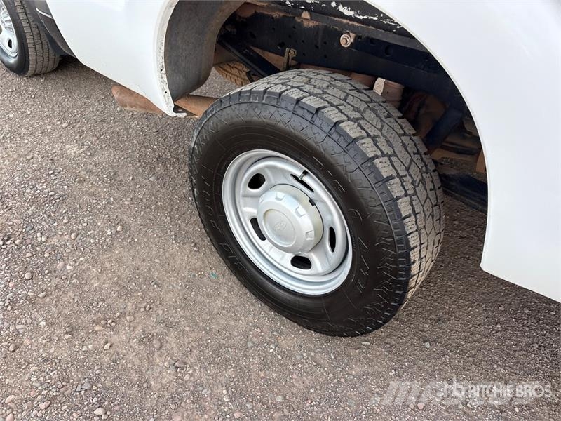 Ford F-250 XL 4x4 Crew Cab Pickup Anders