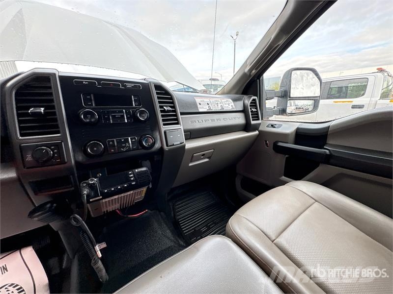 Ford F-250 XL 4x4 Crew Cab Pickup Citi