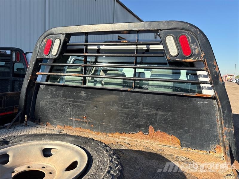 Ford F-250 XL 4x4 Crew Cab Flatbed Truck Tovornjaki s kesonom/platojem