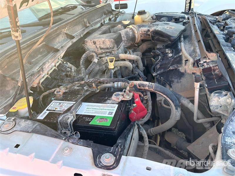 Ford F-250 XL 4x4 Crew Cab Flatbed Truck Tovornjaki s kesonom/platojem