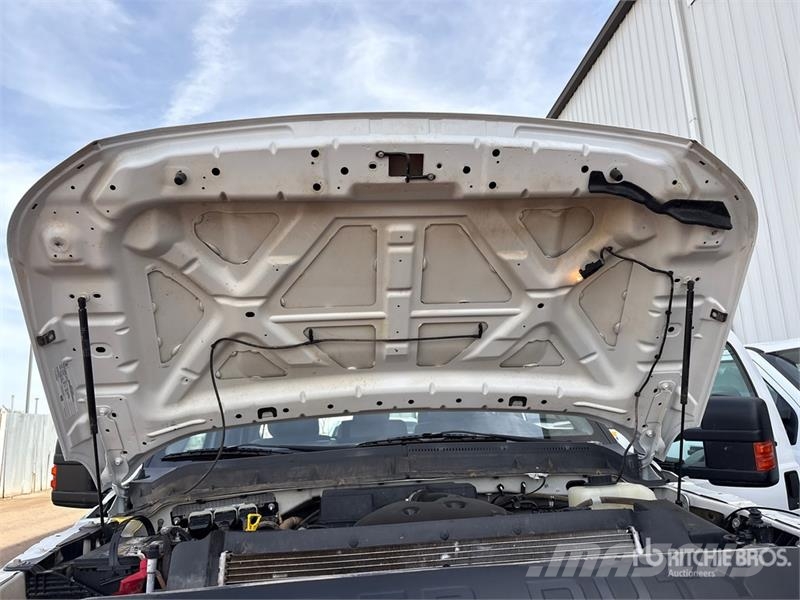 Ford F-250 XL 4x4 Crew Cab Pickup Anders