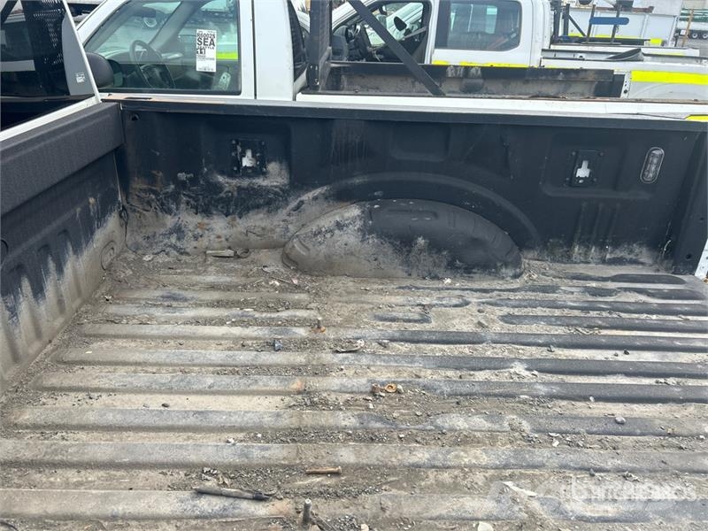 Ford F-250 XL 4x4 Crew Cab Pickup Інше
