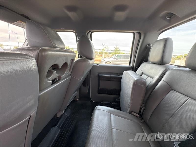 Ford F-250 XL 4x4 Crew Cab Pickup Anders