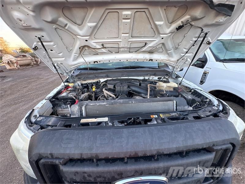 Ford F-250 XL 4x4 Crew Cab Pickup Citi